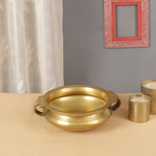 Brass Urli Traditional Bowl Showpiece, Natural Brass, Standard, Antique Yellow